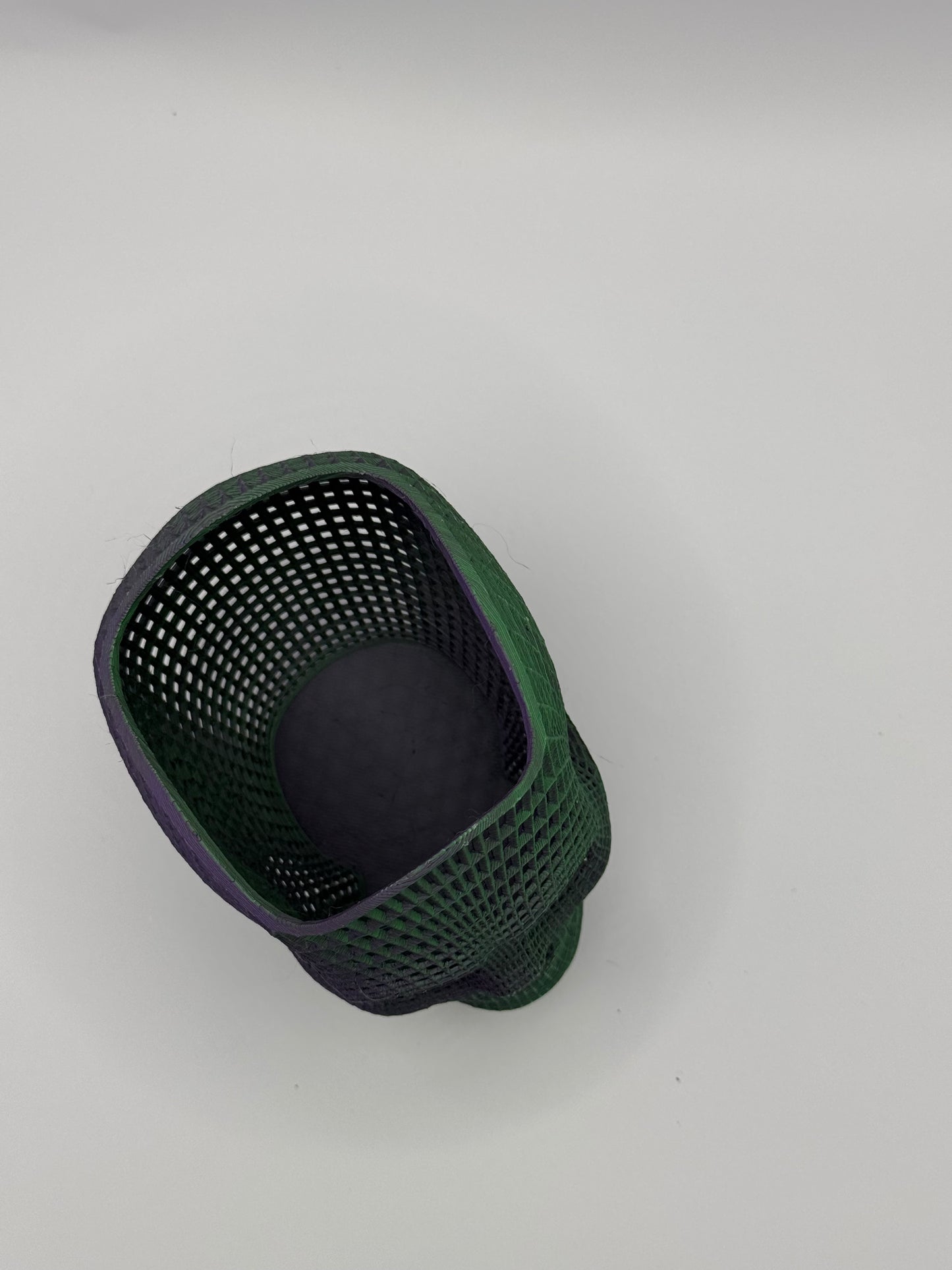 pen holder mesh skull