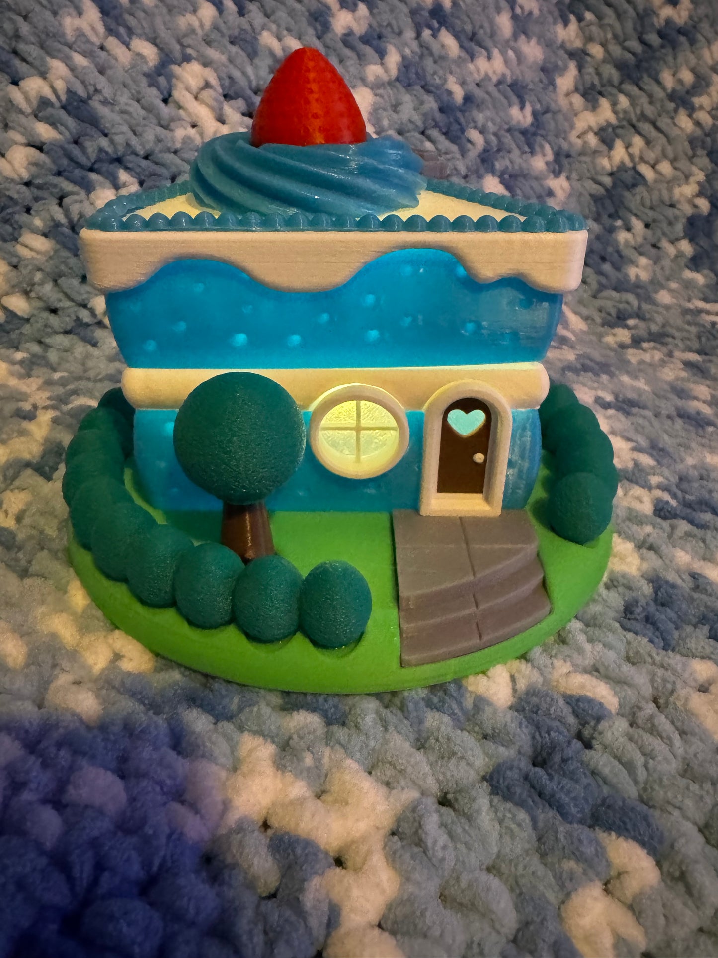 Slice cake night light